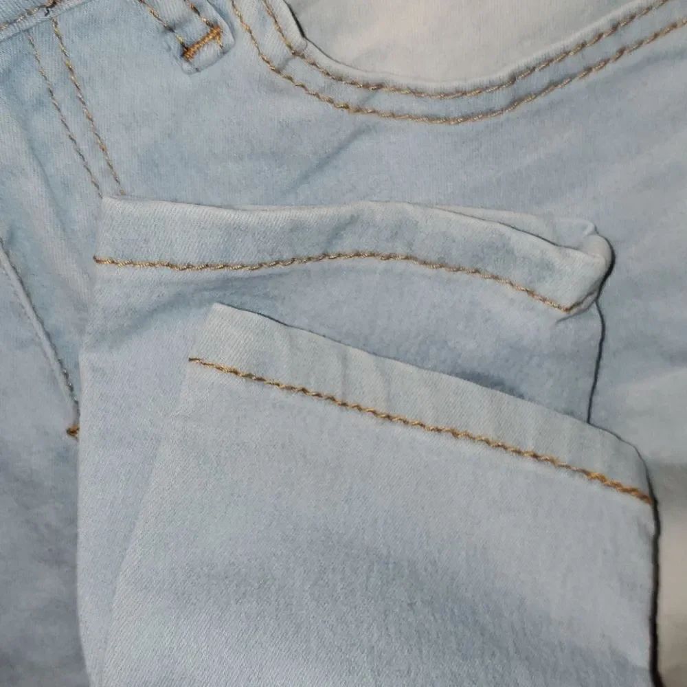 VIP Stretch Jeans 1/2 - Picture 5 of 9